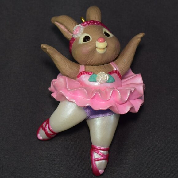 Hallmark Christmas Ornament Star of the Show Bunny Rabbit Ballerina QX6004 1996 - Picture 2 of 12
